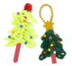 Kleine kerstbomen gemaakt van chenille