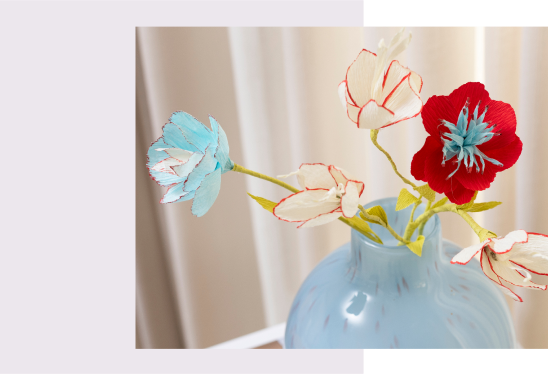 Crêpebloemen in vaas