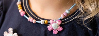 Zelfgemaakte sieraden voor kinderen