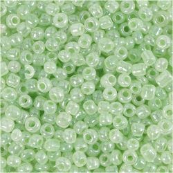 Rocailles, d 3 mm, afm 8/0, gatgrootte 0,6-1,0 mm, lichtgroen, 25 gr/ 1 doos