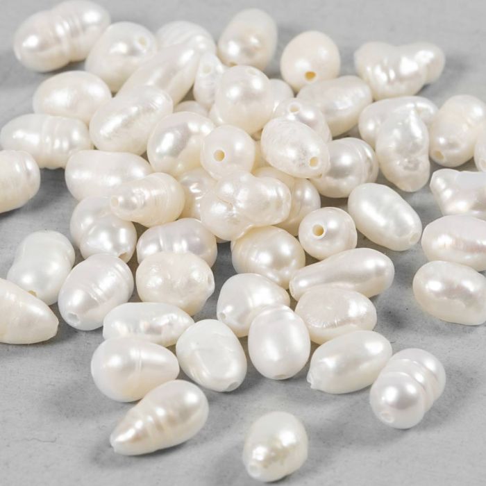 Zoetwaterparels, d 4-6 mm, gatgrootte 1 mm, In de lengte geperforeerd, parelmoer, 55 stuk/ 1 doos