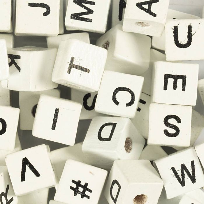 Letterkralen, A-Z, &, #, ? en blanco, afm 8x8 mm, gatgrootte 3 mm, wit, 96 div/ 1 doos