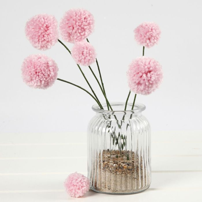 Pom-pom bloemen op alu-draad stelen