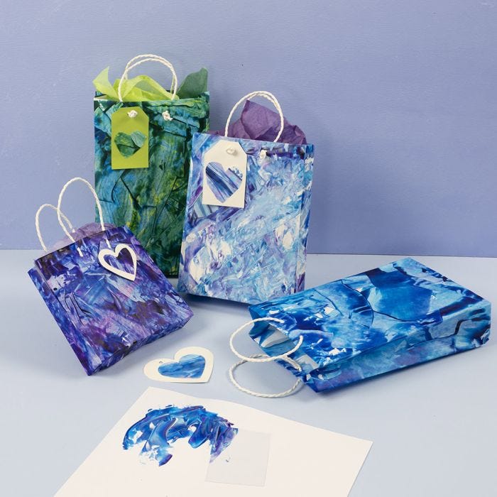Geschenktasjes versierd met glazuurverf