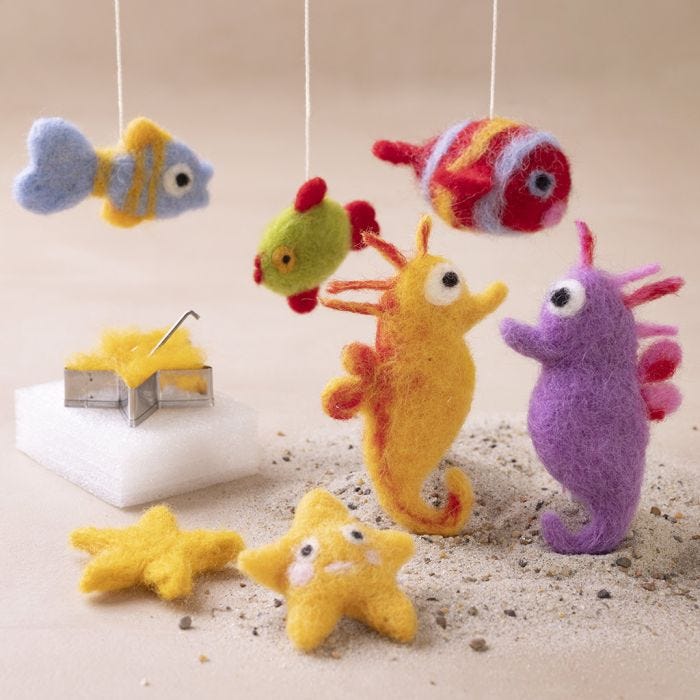 Naaldviltfiguren als hangende decoraties