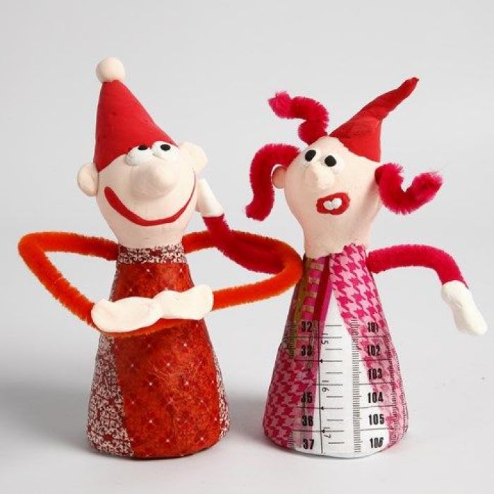 Elfen gemaakt van kegels van styropor en Silk Clay