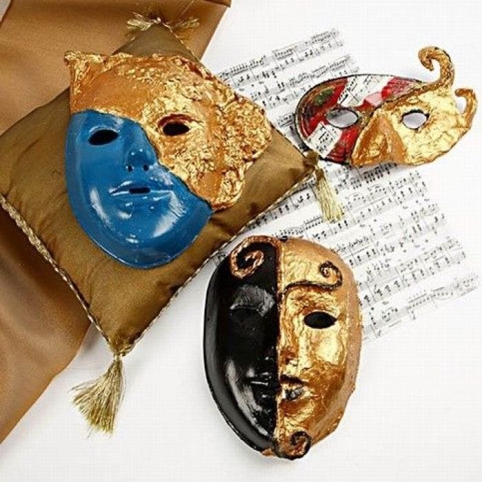 Rococo maskers