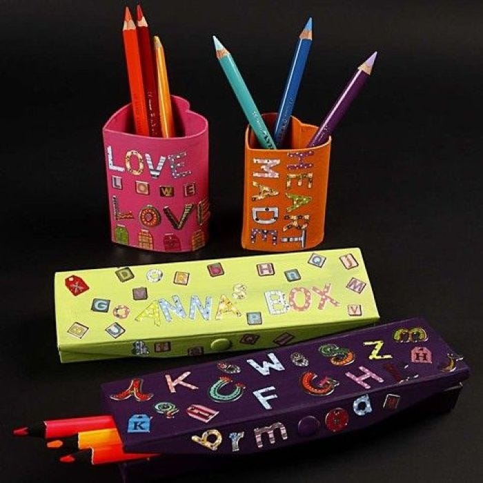 Etui en pennenhouder met letters