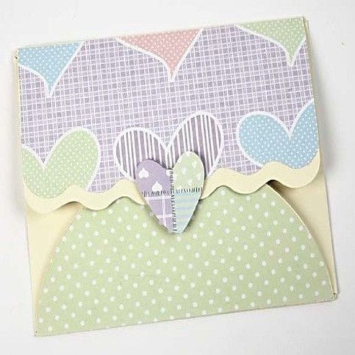 Envelop gemaakt met Fiskars Shape Template