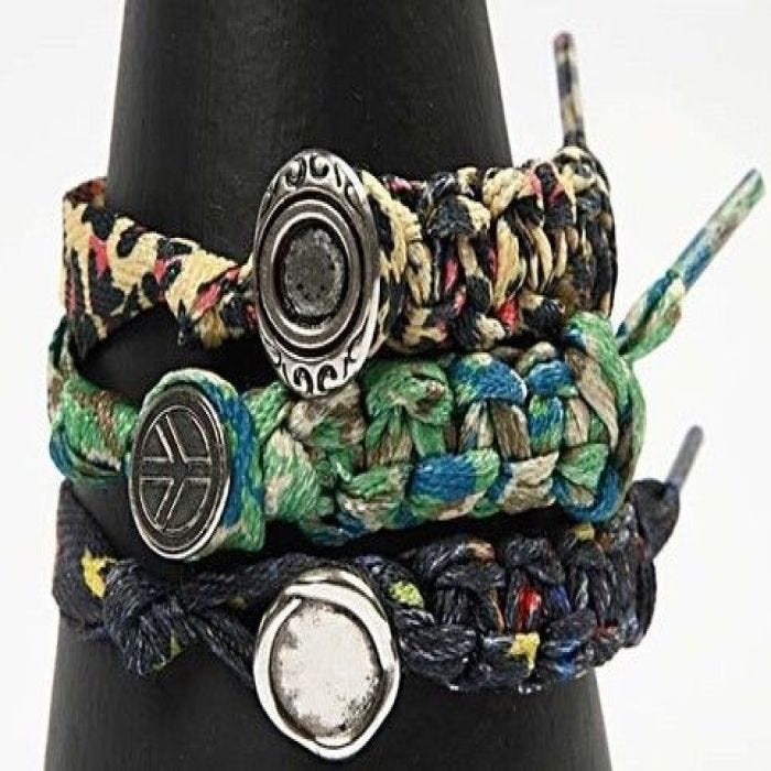 Armbanden van schoenveters
