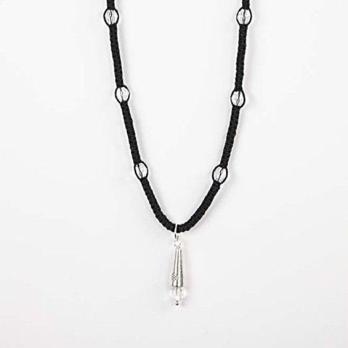 Macramé ketting met kegels en kralen