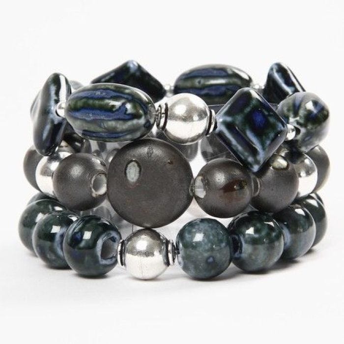 Stijlvolle zwarte armbanden van keramieke kralen