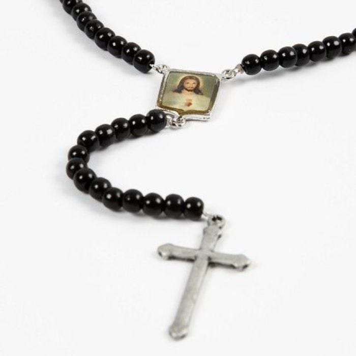 Christus hanger met houten kralen