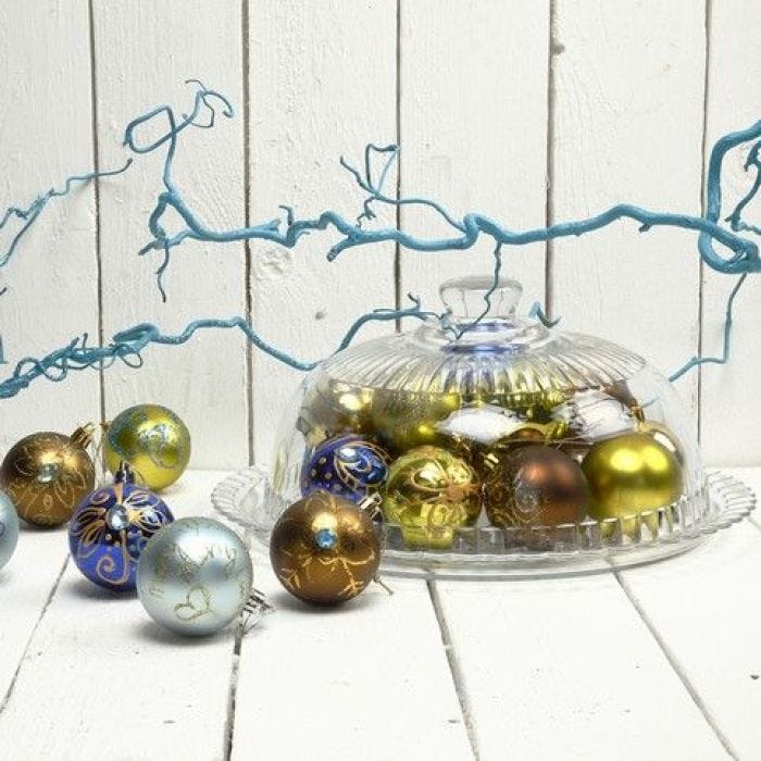 Kerstballen met goud