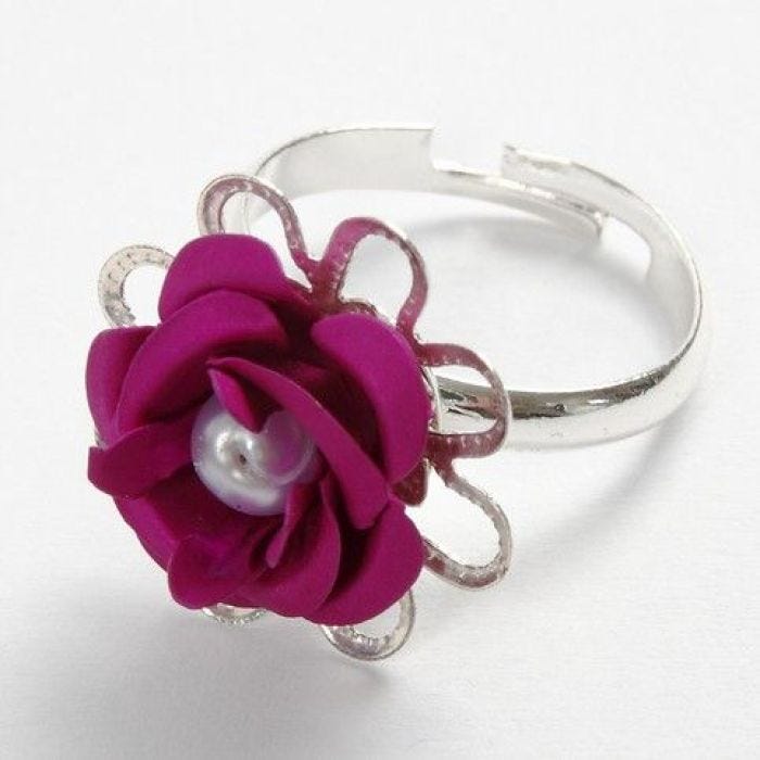 Een ring met een roos