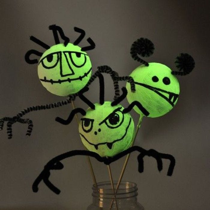 Glow-in-the-Dark styropor Monsters