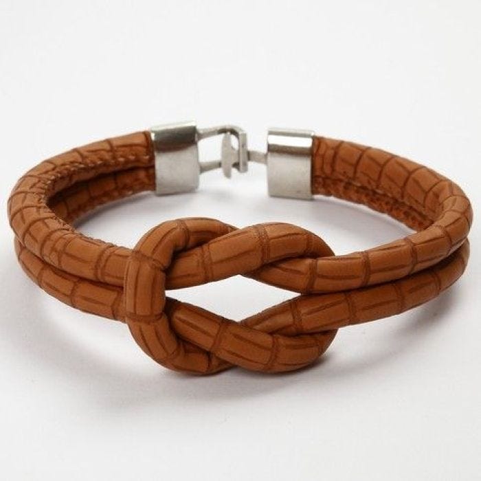 Een armband met een knoop