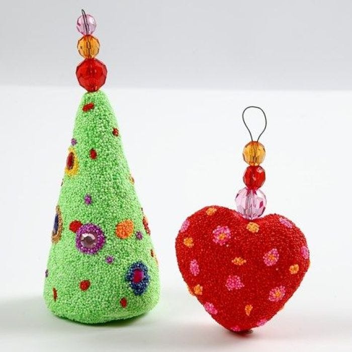 Styropor kerstdecoraties met Foam Clay en facetkralen