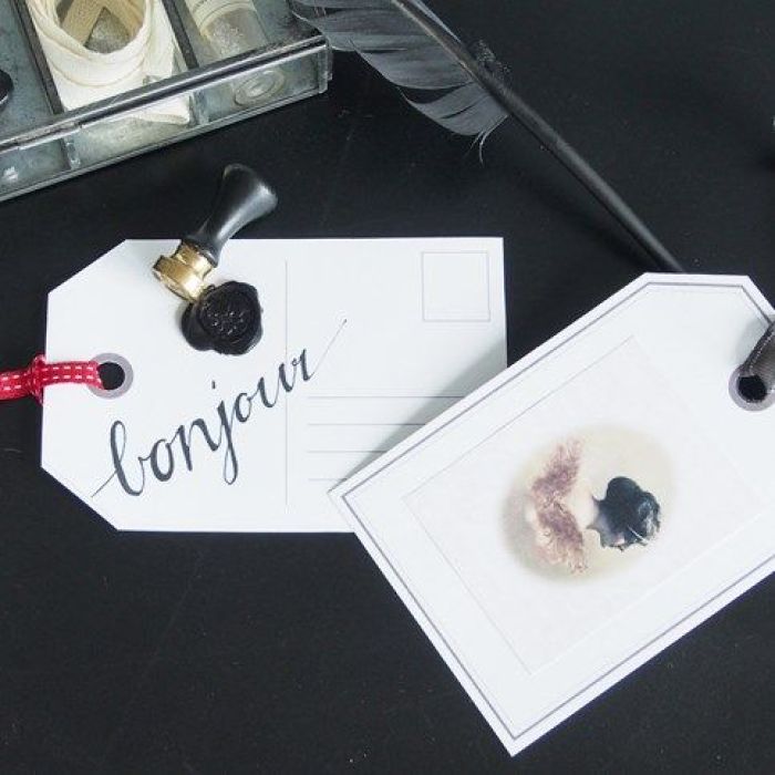 Een geschenklabel met was zegel