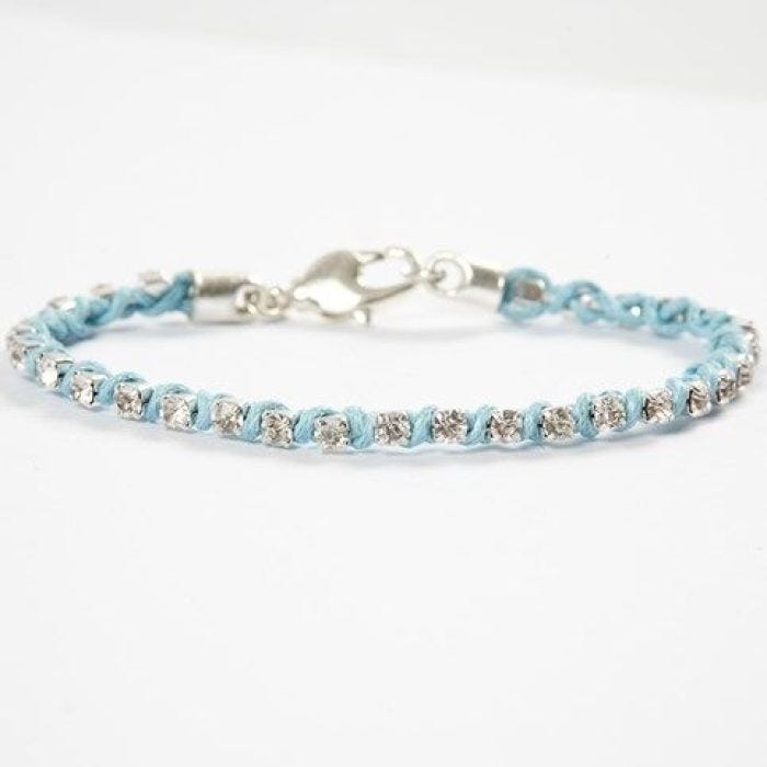 Armband gemaakt van strasstenen en katoenkoord
