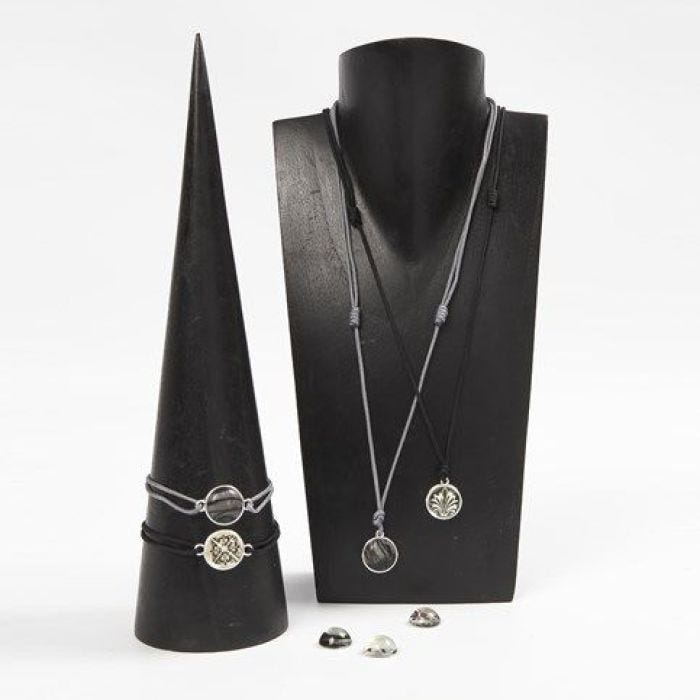 Sieraden met cabochons in spacer kralen
