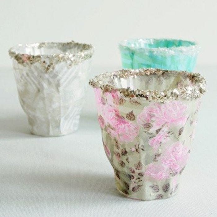 Snoezige kandelaas met decoupage papier en glitter