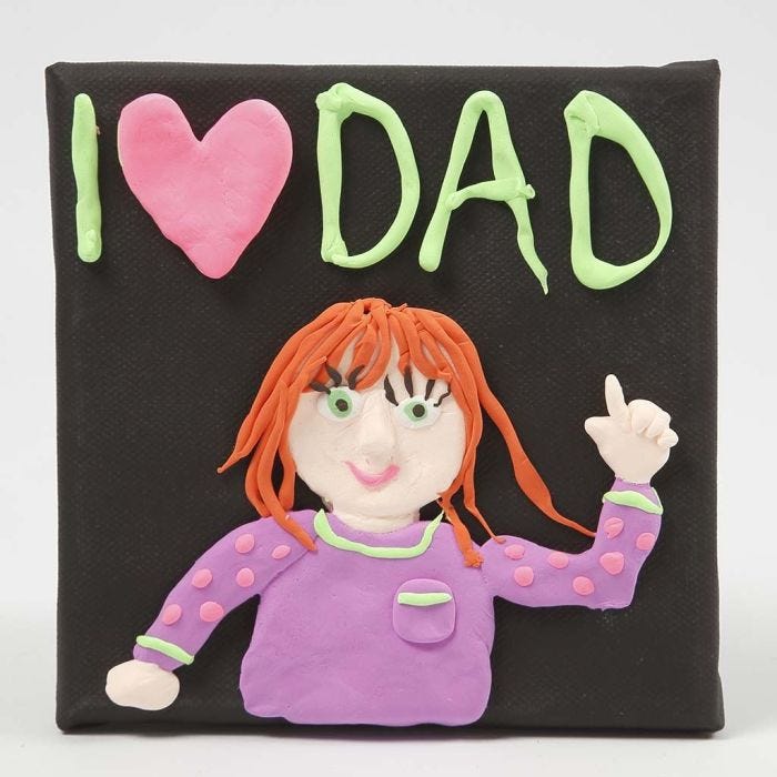 Een Silk Clay ontwerp en tekst op een zwart canvas