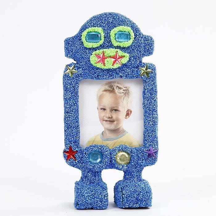 Een robot fotolijst bedekt met Foam Clay