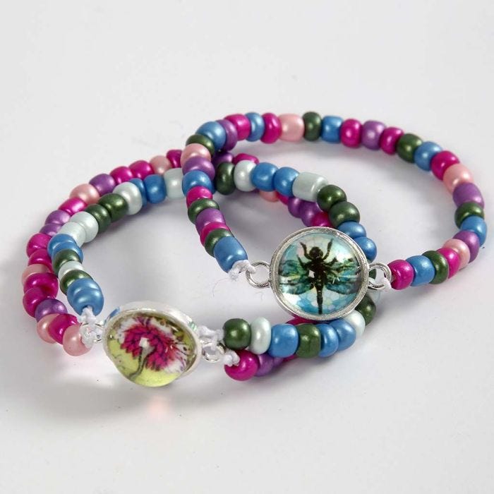 Armbanden van rocailles en cabochons