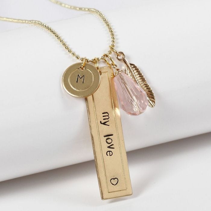 Persoonlijke sieraden met labels