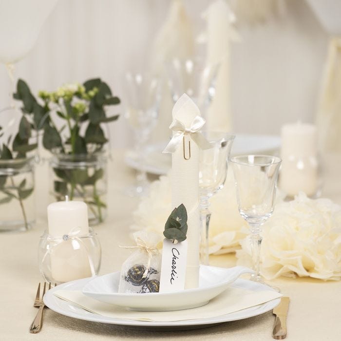 Off-white op tafel