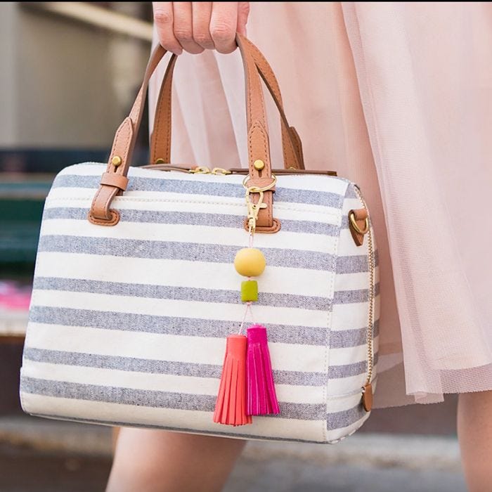 Handtas hanger van Fimo met tassel en kralen