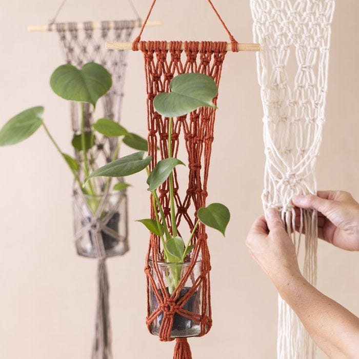 Macramé bloemenhanger