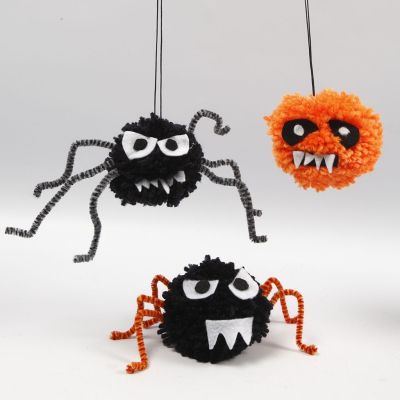 Creepy-Crawlies voor Halloween van pompoms
