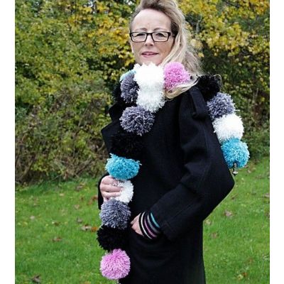 Pom-Pom sjaal en handenwarmers