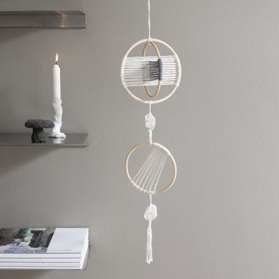 Macramé mobiel met bergkristallen