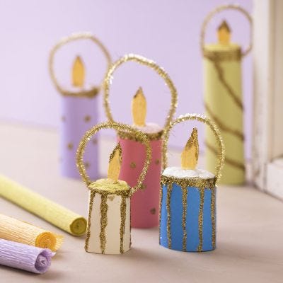 Kerstkaarsen van crêpepapier