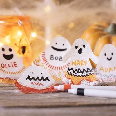 Spookachtige naamkaarten voor Halloween 