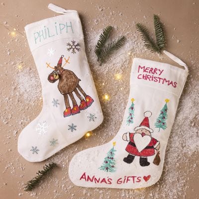 Kerstsok versierd met textielstiften
