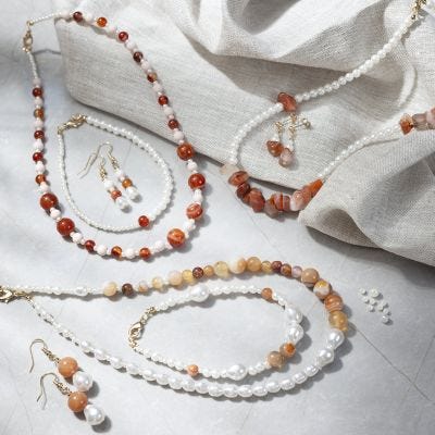 Set sieraden met agaten en waskralen