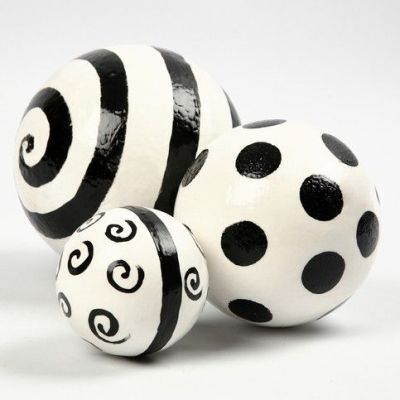 Gevernisde gipsballen met grafisch design