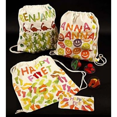 Rugzak en etui met stempelopdruk