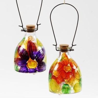 Glazen wespenvanger gedecoreerd met bloemen