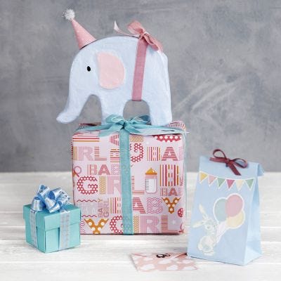 Cadeaus inpakken voor de babyshower