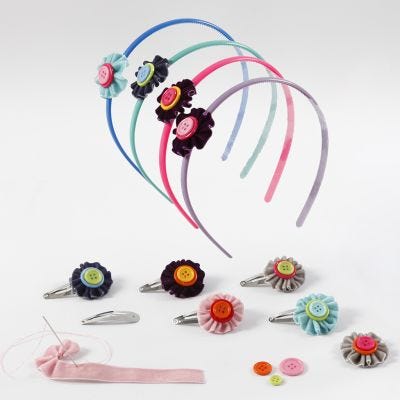 Haar accessoires met bloemen