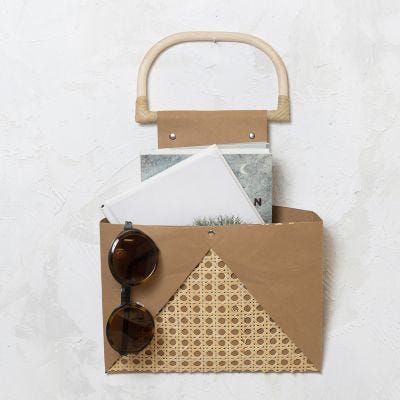 Opberger voor aan de muur van Faux Leather en rotan