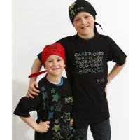 T-Shirts en bandanas met stempels