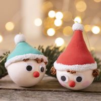 Kerstballen in de vorm van kabouters van Silk Clay® en Foam Clay®
